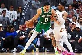 集结日波士顿凯尔特人临场应变：CBA季后赛节点到来，底气十足，轮换策略成焦点的简单介绍