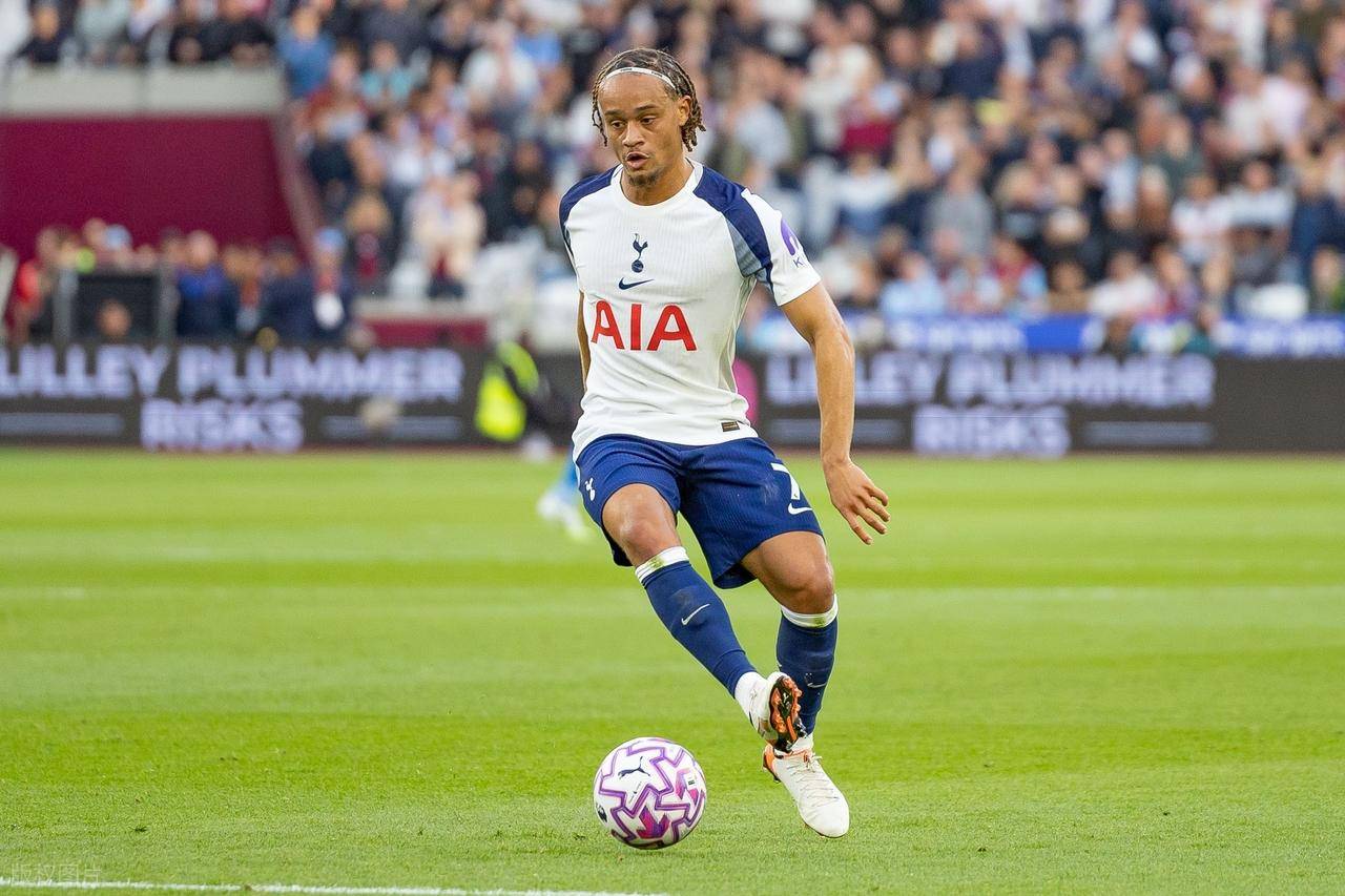 包含欧联赛程吃紧，比利亚雷亚尔赛后主帅复盘，更衣室稳定，年轻球员得到机会的词条